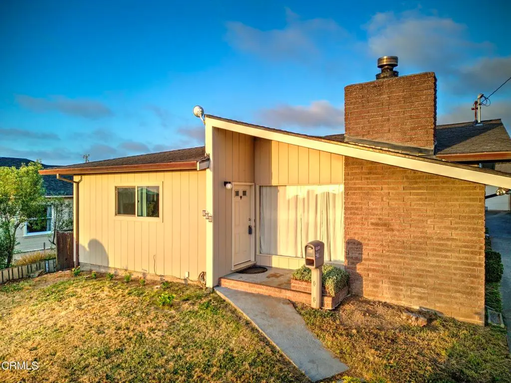 Single Family Residence for sale at 270 S Whipple Street, Fort Bragg, CA featuring 2 beds and 1 bath