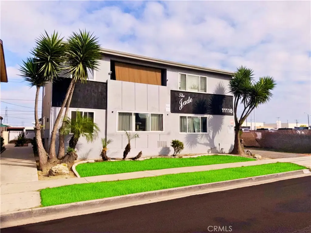 Residential Lease for rent at 11118 Newville Ave E, Downey, Los Angeles County, CA featuring 2 beds and 2 baths