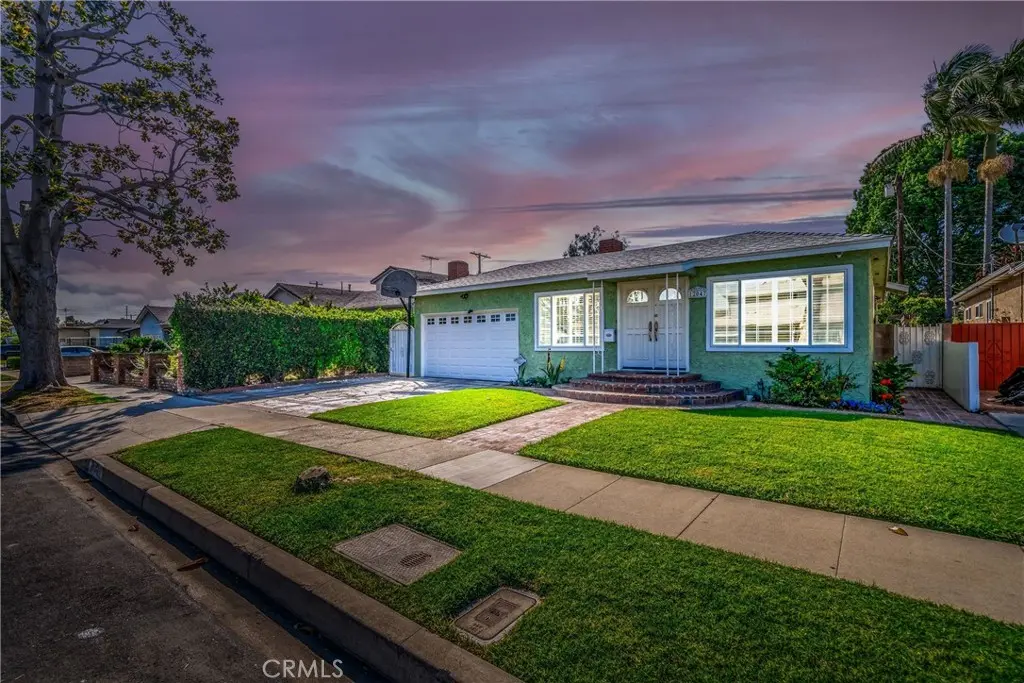 Single Family Residence for sale at 12047 Hammack, Culver City, CA featuring 3 beds and 2 baths