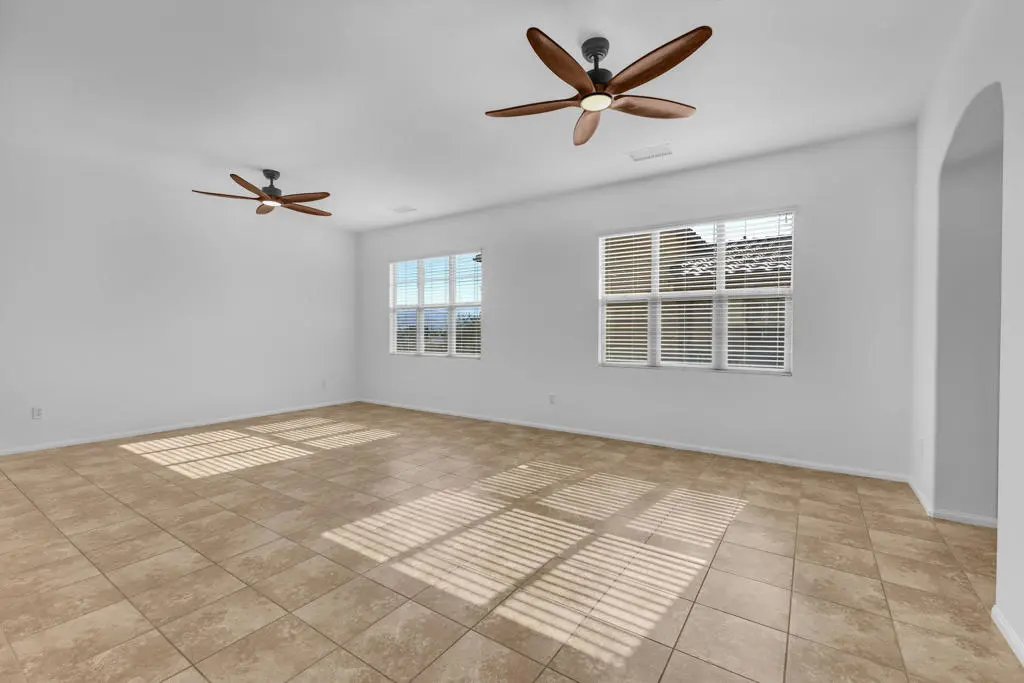Residential Lease for rent at 162 Paseo Bravo, Palm Desert, Riverside County, CA featuring 2 beds and 2 baths