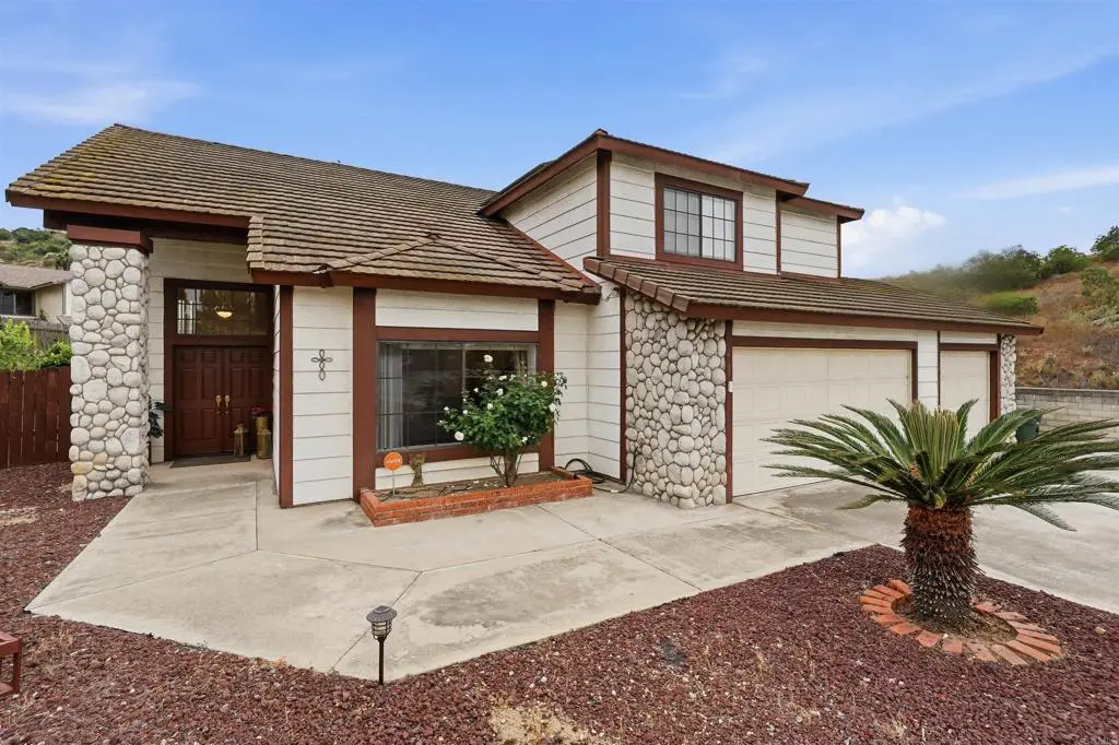 Single Family Residence for sale at 425 Avenida Abajo, El Cajon, CA featuring 4 beds and 3 baths
