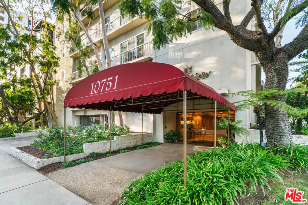 Condominium for sale at 10751 Wilshire Boulevard 906, Los Angeles, CA featuring 1 bed and 2 baths
