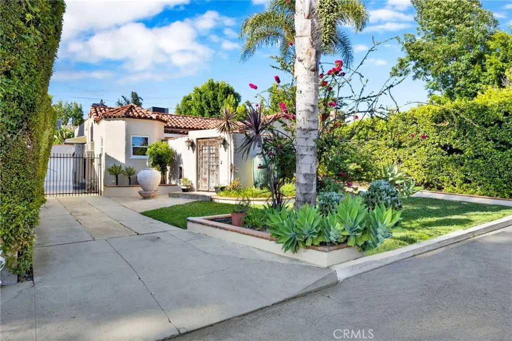 11301 Blix, West Toluca Lake, CA — listing photo 1