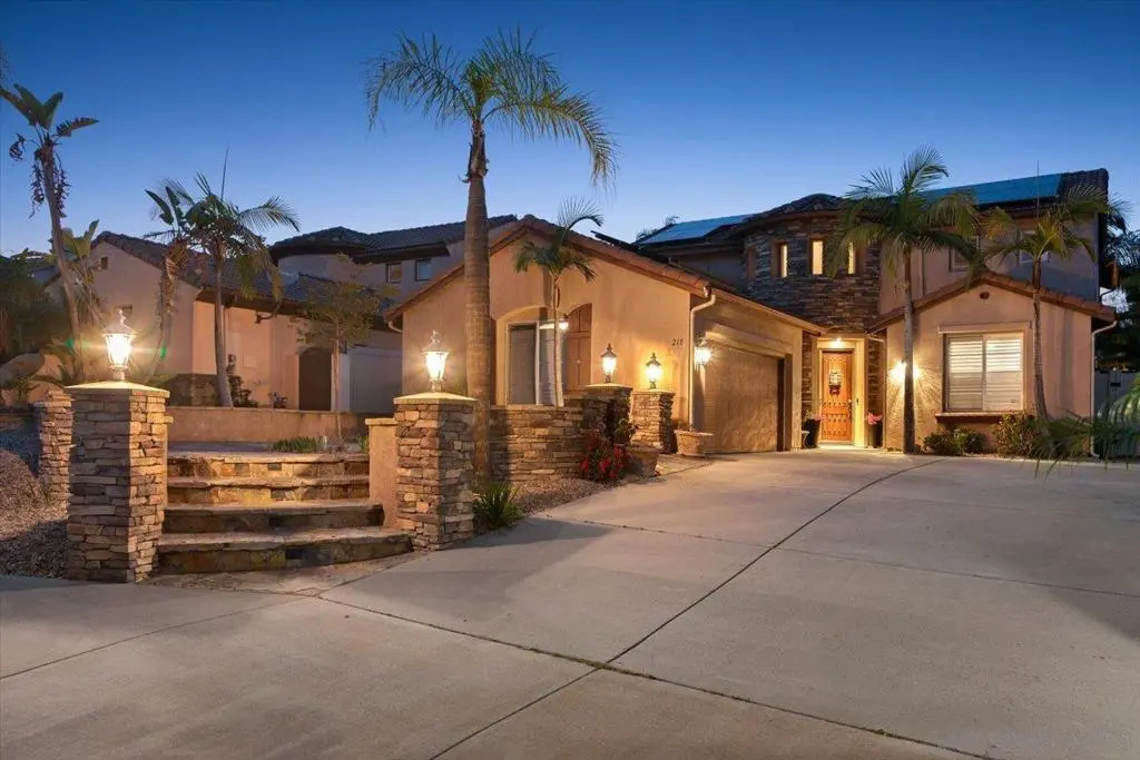 218 Falcon Pl, San Marcos, CA — listing photo 1