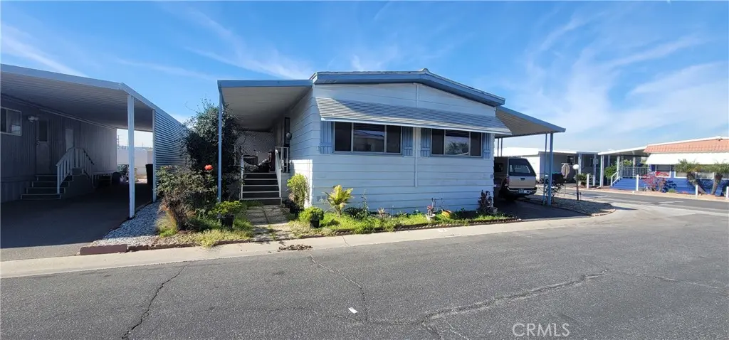 1065 Lomita Boulevard 13, Harbor City, CA — listing photo 1