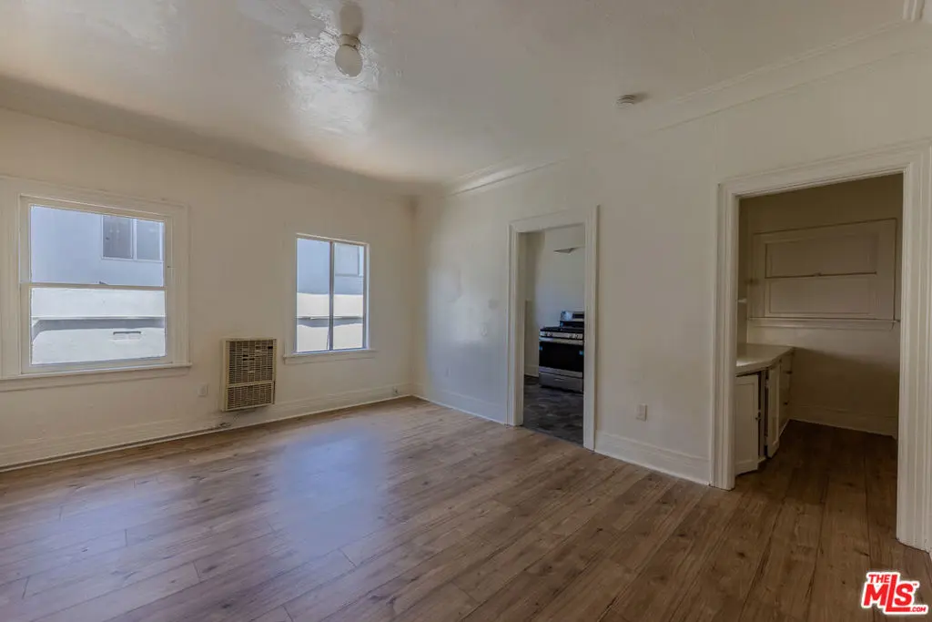 Residential Lease for rent at 946 S Burlington Avenue 212, Los Angeles, Los Angeles County, CA and 1 bath