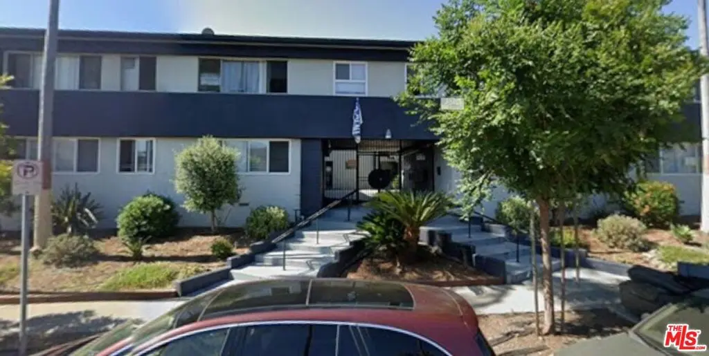 Single Family Residence for rent at 4800 August Street 11, Los Angeles, CA featuring 1 bed and 1 bath