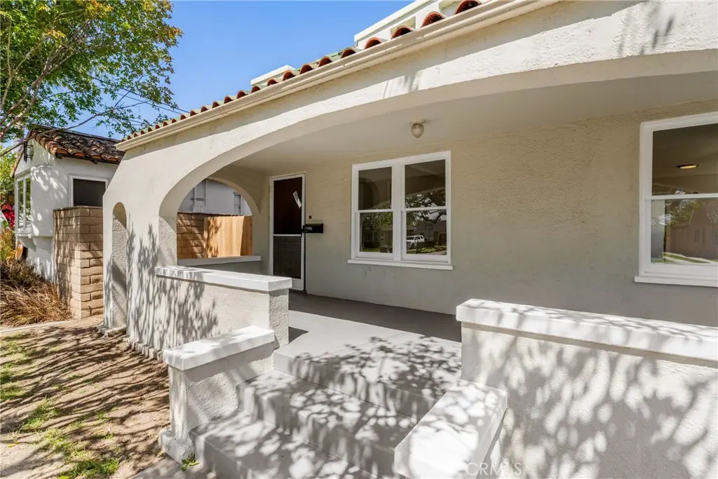 Duplex for rent at 553 N Pine, Orange, CA featuring 3 beds and 2 baths