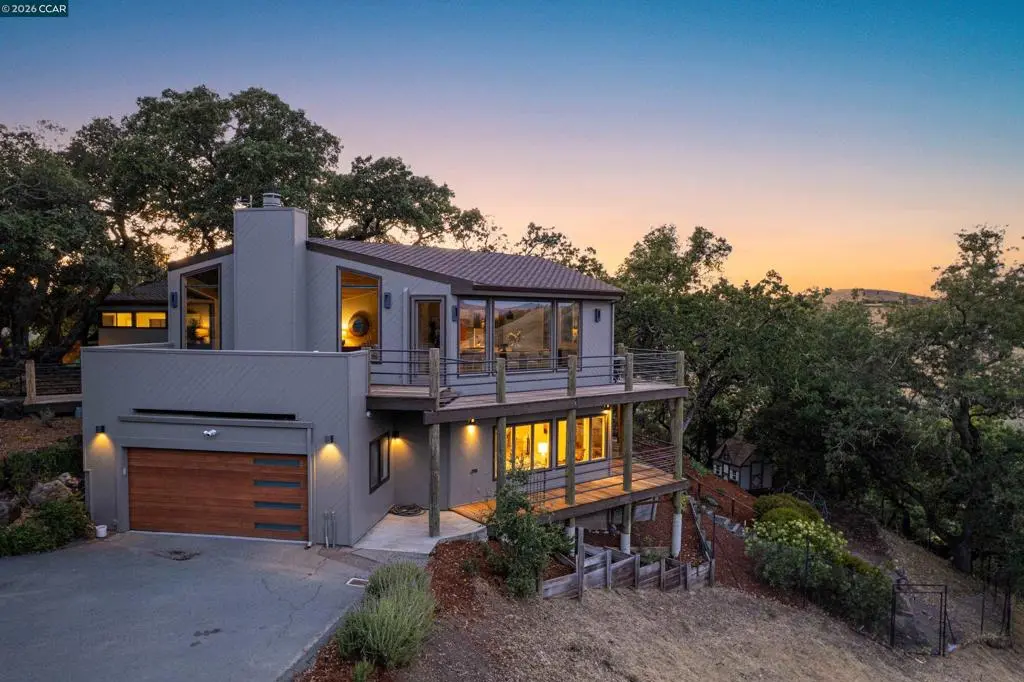 Single Family Residence for sale at 2 Leeward Glen, Lafayette, CA featuring 5 beds and 4 baths
