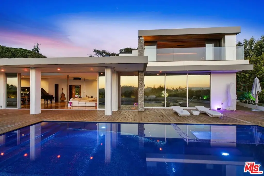 Residential Lease for rent at , Beverly Hills, Los Angeles County, CA featuring 9 beds and 10 baths