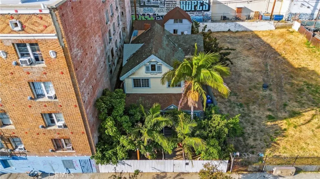 Single Family Residence for sale at 1545 Cambria, Los Angeles, CA featuring 5 beds and 2 baths