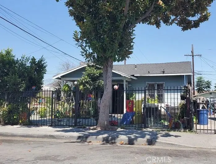 Triplex for sale at 920 S La Verne, Los Angeles, CA