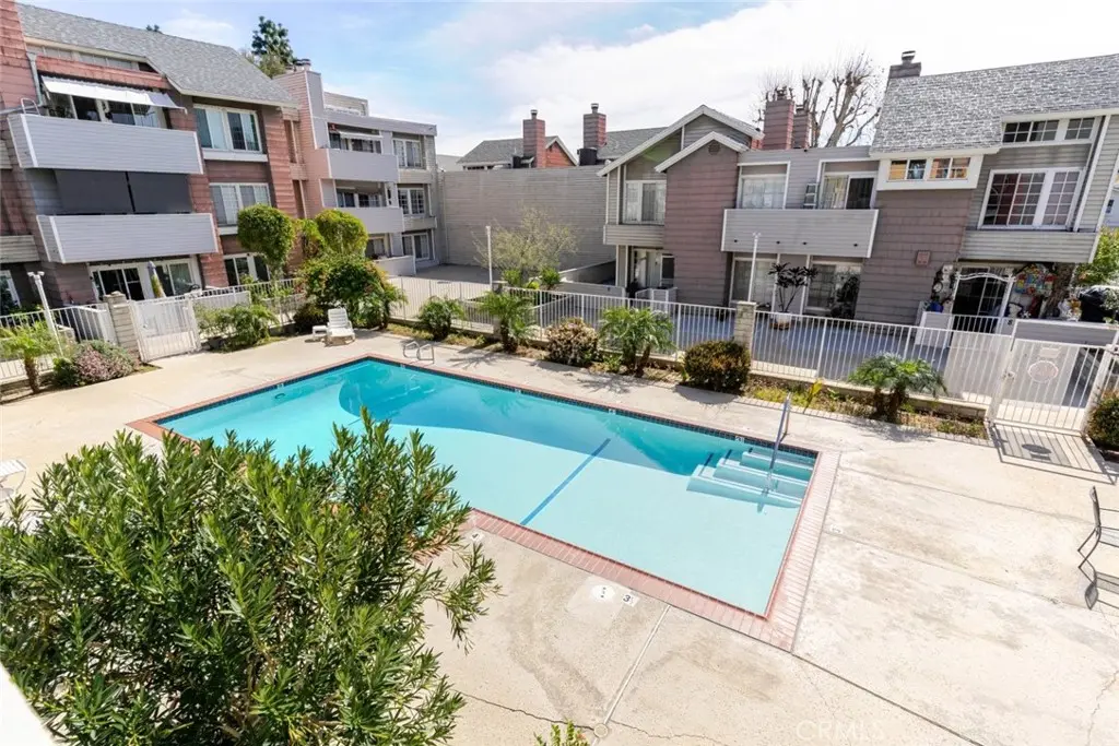 20235 Keswick Street 212, Winnetka, CA — listing photo 1