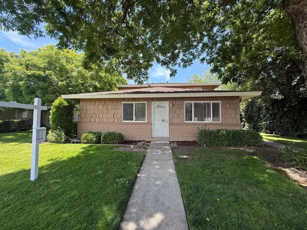 Condominium for sale at 2505 Prescott Road 1, Modesto, CA featuring 2 beds and 1 bath