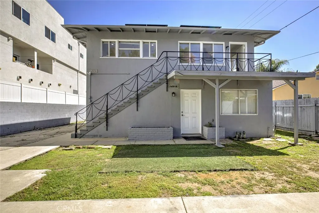 14918 1/2 Wyandotte, Van Nuys, CA — listing photo 1