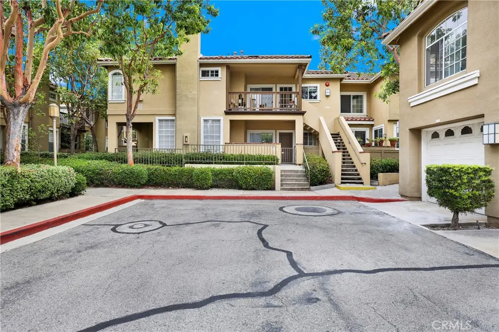 154 Gallery, Tustin, CA — listing photo 1