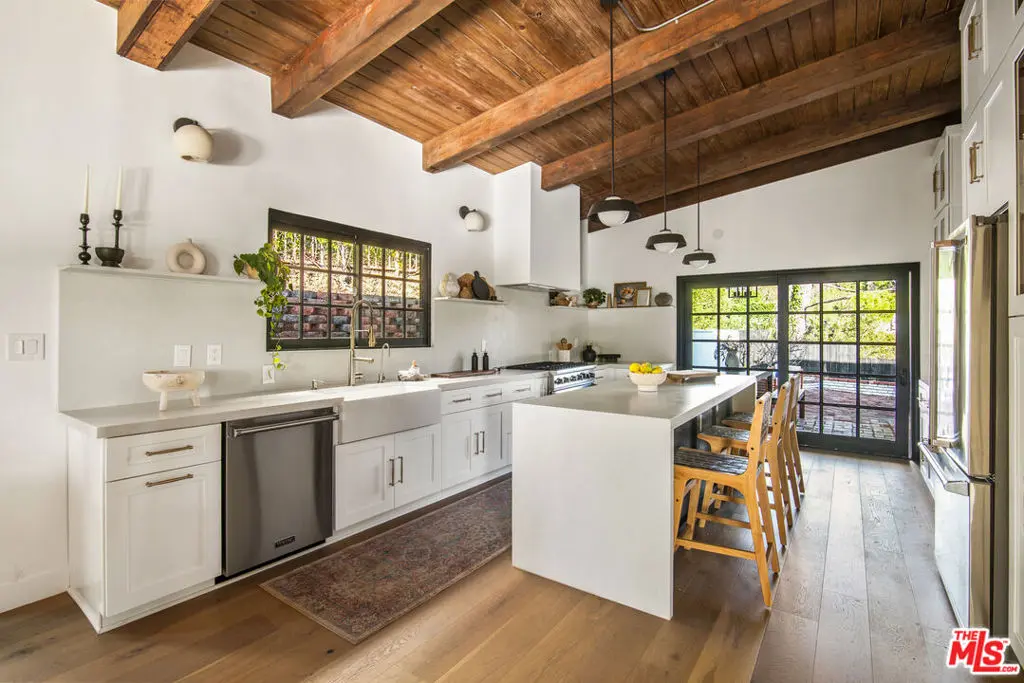 Residential Lease for rent at 9265 Thrush Way, Los Angeles, Los Angeles County, CA featuring 3 beds and 4 baths