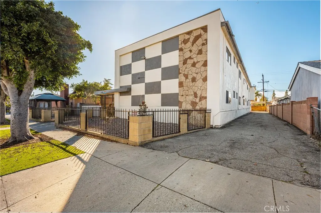 6725 Perry Road, Bell Gardens, CA — listing photo 1