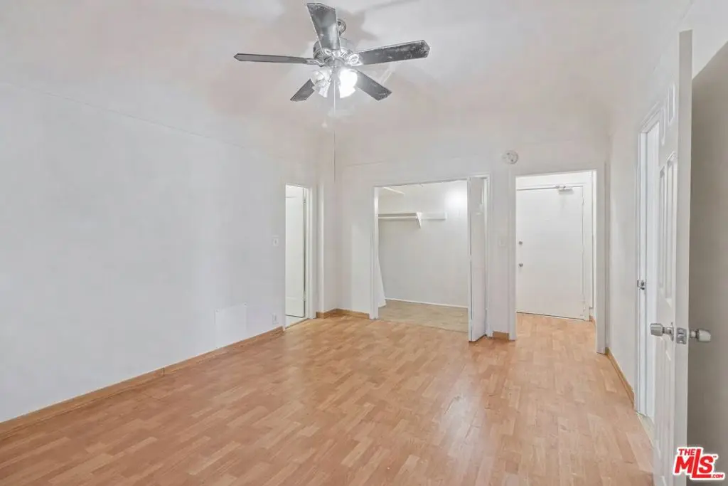 Residential Lease for rent at 526 S Oxford Avenue 100, Los Angeles, Los Angeles County, CA and 1 bath