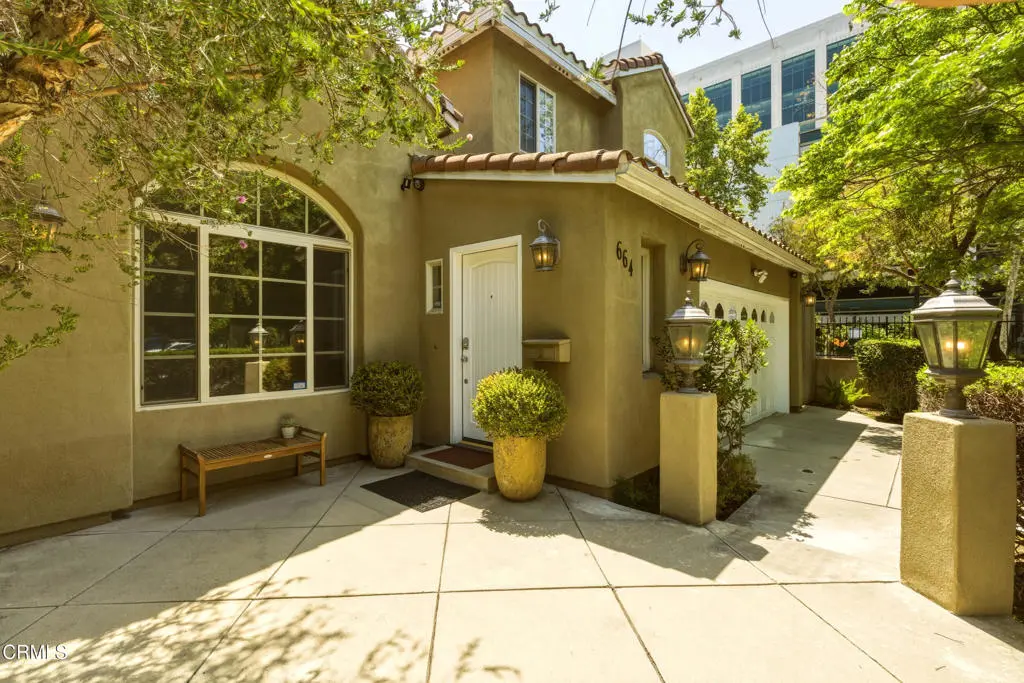 Residential Lease for rent at 664 S Mansfield Avenue, Los Angeles, Los Angeles County, CA featuring 3 beds and 3 baths