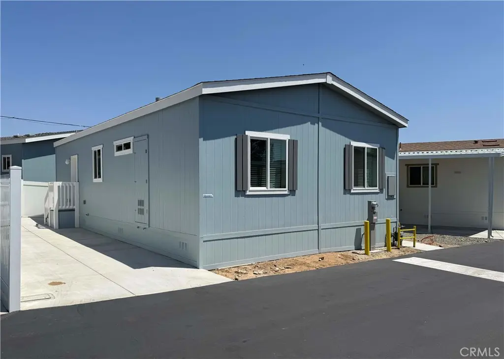 Manufactured In Park for sale at 8086 Mission Boulevard 20, Jurupa Valley, CA featuring 3 beds and 2 baths