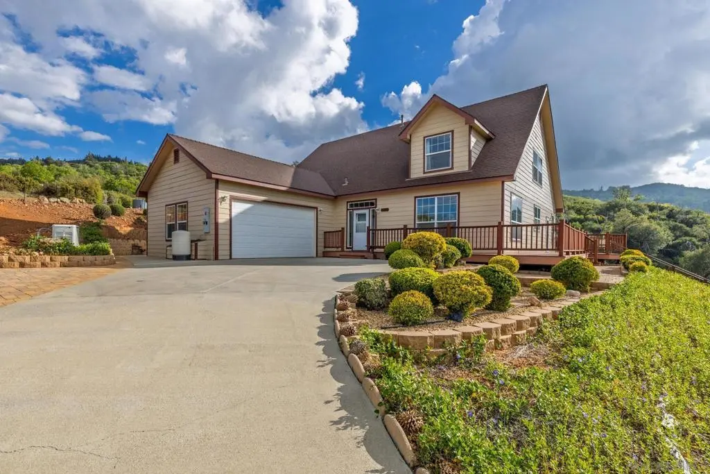 16913 Harrison Park Trl, Julian, CA — listing photo 1