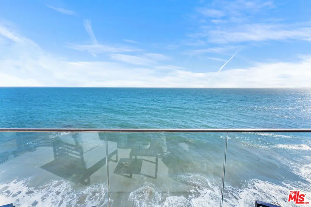 Single Family Residence for rent at 20448 Pacific Coast Highway, Malibu, CA featuring 3 beds and 3 baths