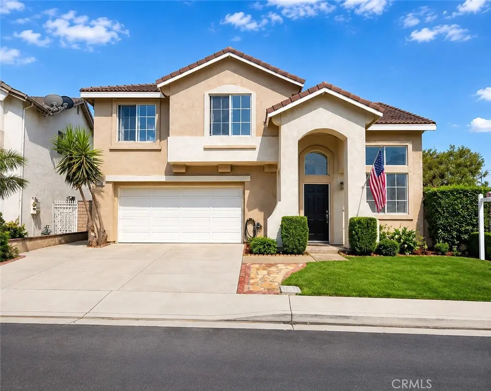 Single Family Residence for sale at 1209 Citrus Place, Costa Mesa, CA featuring 3 beds and 3 baths