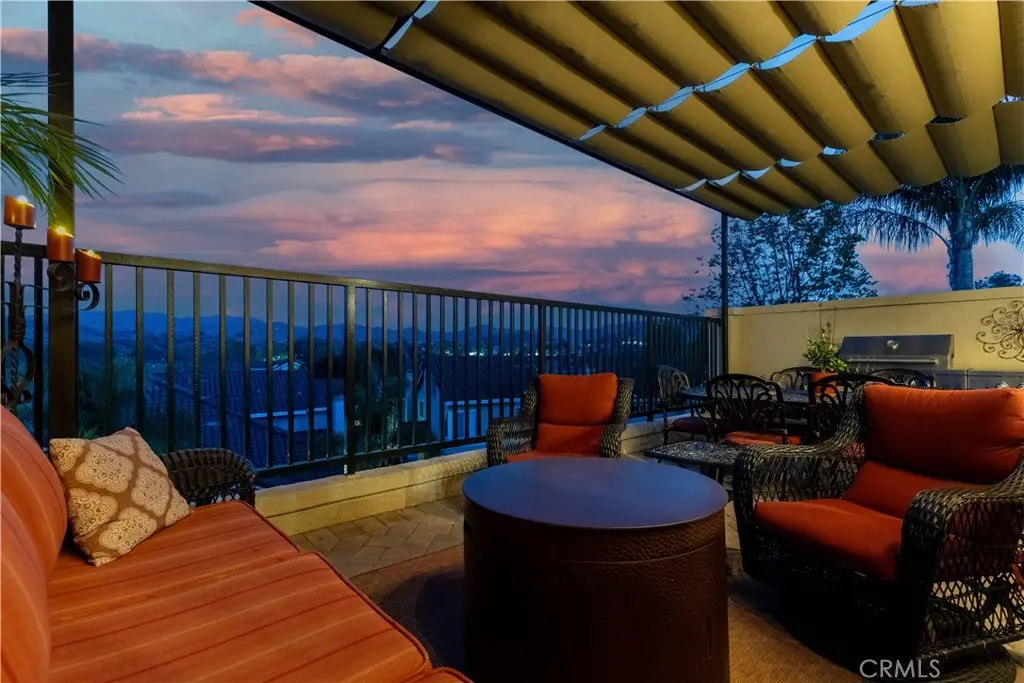 Condominium for sale at 650 Ivywood Lane E, Simi Valley, CA featuring 3 beds and 3 baths