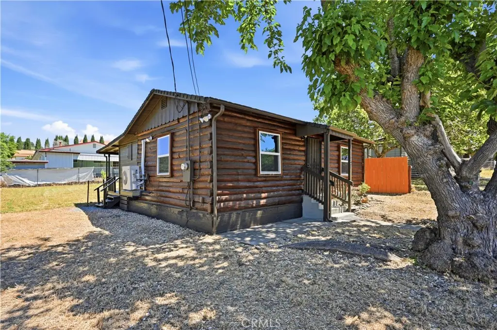 Cabin for sale at 14420 Pearl Avenue, Clearlake, CA featuring 2 beds and 1 bath