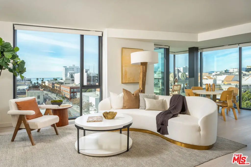 Residential Lease for rent at 500 Broadway 604, Santa Monica, Los Angeles County, CA featuring 2 beds and 2 baths