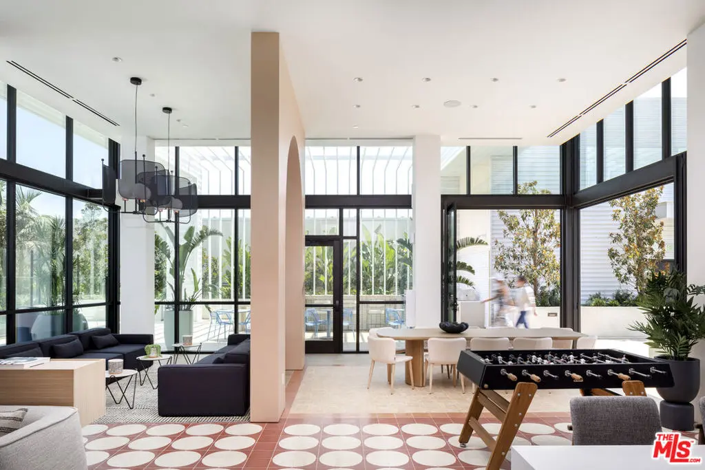 Residential Lease for rent at 800 N Front Street 1529, Burbank, Los Angeles County, CA featuring 1 bed and 1 bath