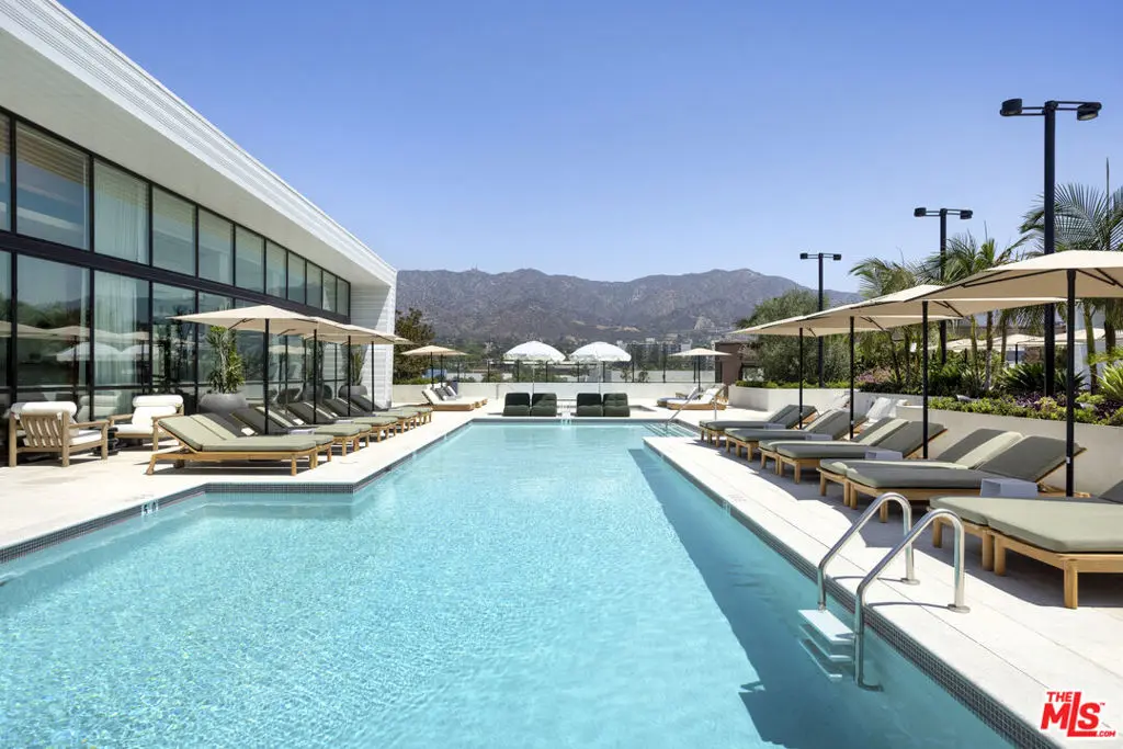 Residential Lease for rent at 800 N Front Street 1303, Burbank, Los Angeles County, CA featuring 2 beds and 2 baths
