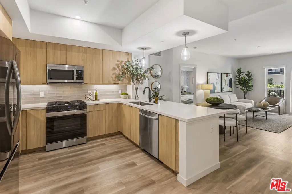 Residential Lease for rent at 800 N Front Street 1313, Burbank, Los Angeles County, CA featuring 1 bed and 1 bath