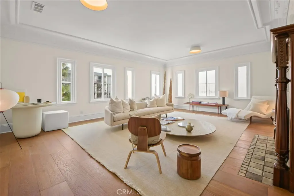 Condominium for sale at 326 S Kingsley, Los Angeles, CA featuring 3 beds and 3 baths
