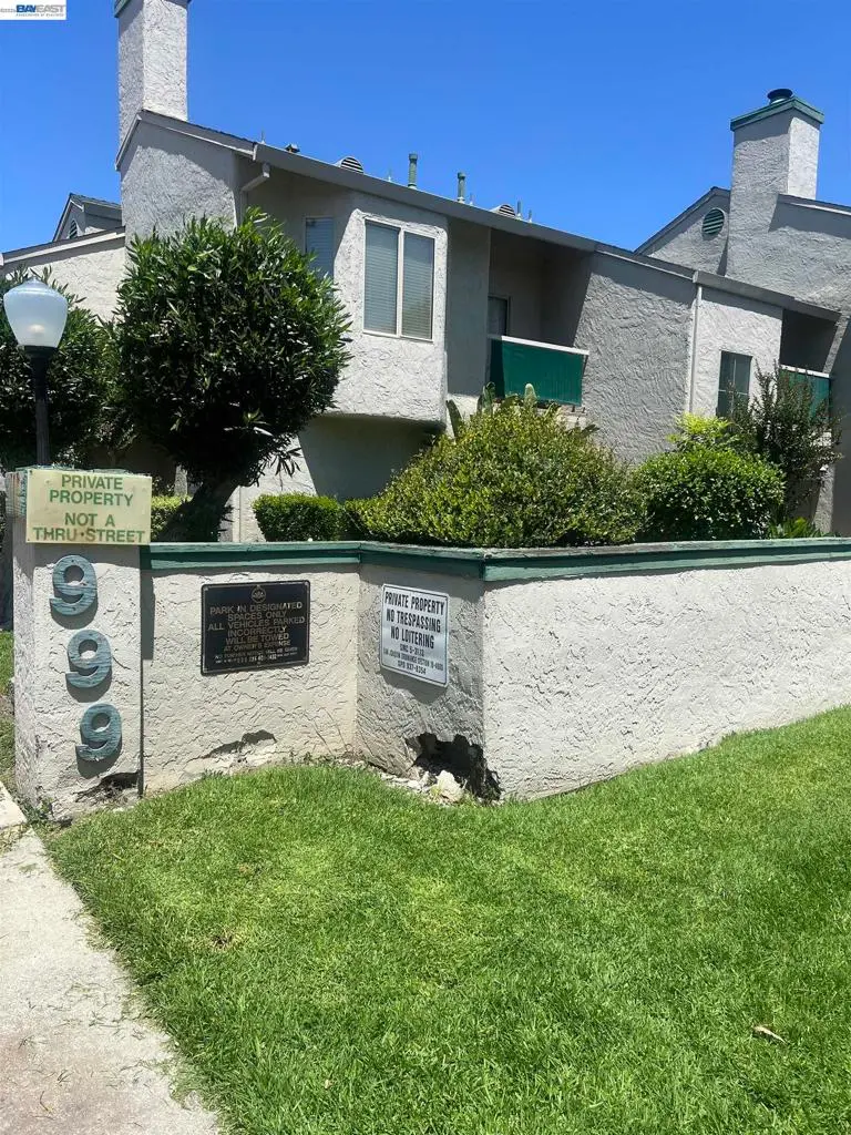 Condominium for sale at 999 Porter Ave 4, Stockton, CA featuring 2 beds and 2 baths