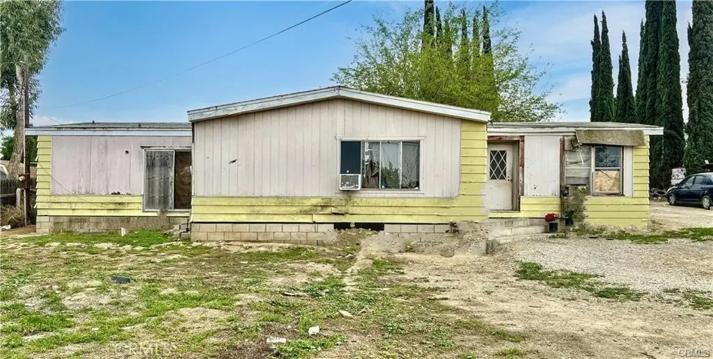 Manufactured On Land for sale at 20785 Burns Street, Perris, CA featuring 8 beds and 3 baths