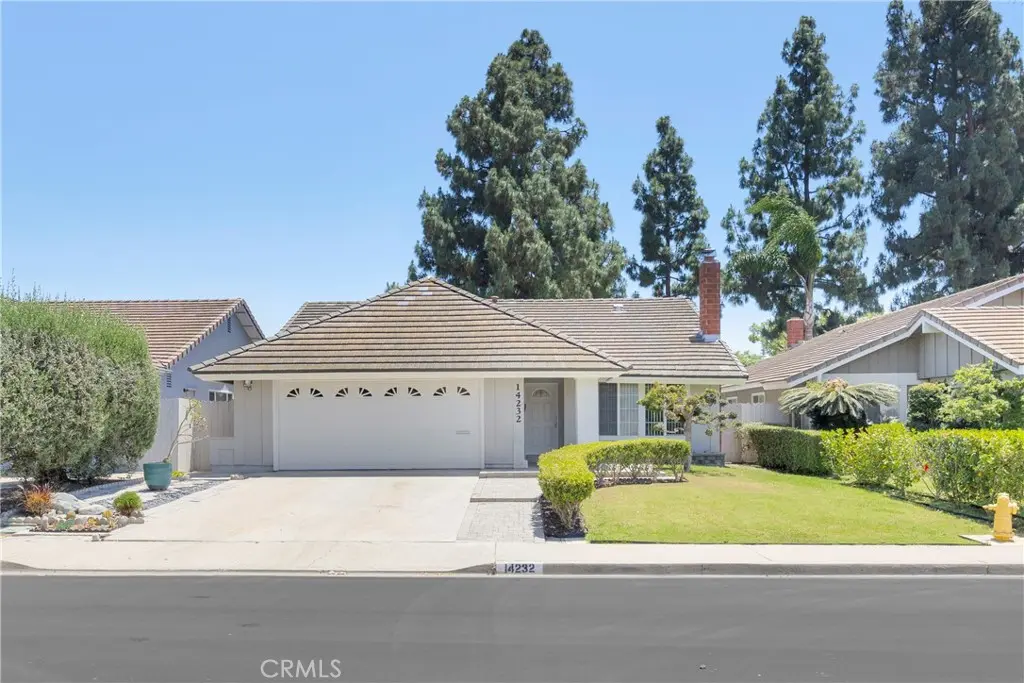 Single Family Residence for rent at 14232 Matisse, Irvine, CA featuring 3 beds and 2 baths