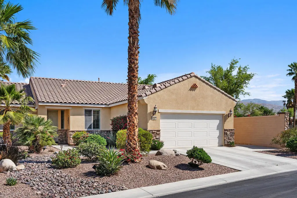 Residential Lease for rent at 81220 Corte Tolon, Indio, Riverside County, CA featuring 2 beds and 2 baths