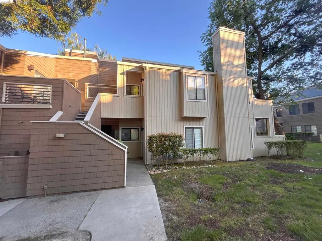 Condominium for sale at 450 PINE RIDGE DR., San Ramon, CA featuring 2 beds and 2 baths