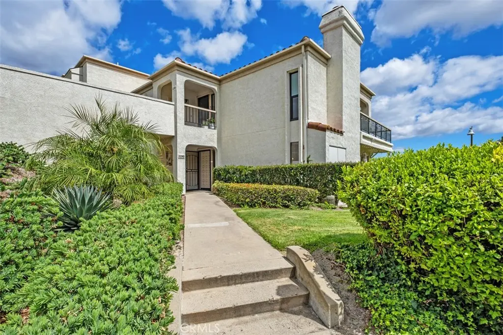 22392 Manacor 1, Mission Viejo, CA — listing photo 1