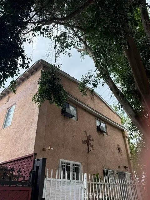 Duplex for sale at 300 E 42nd Place, Los Angeles, CA