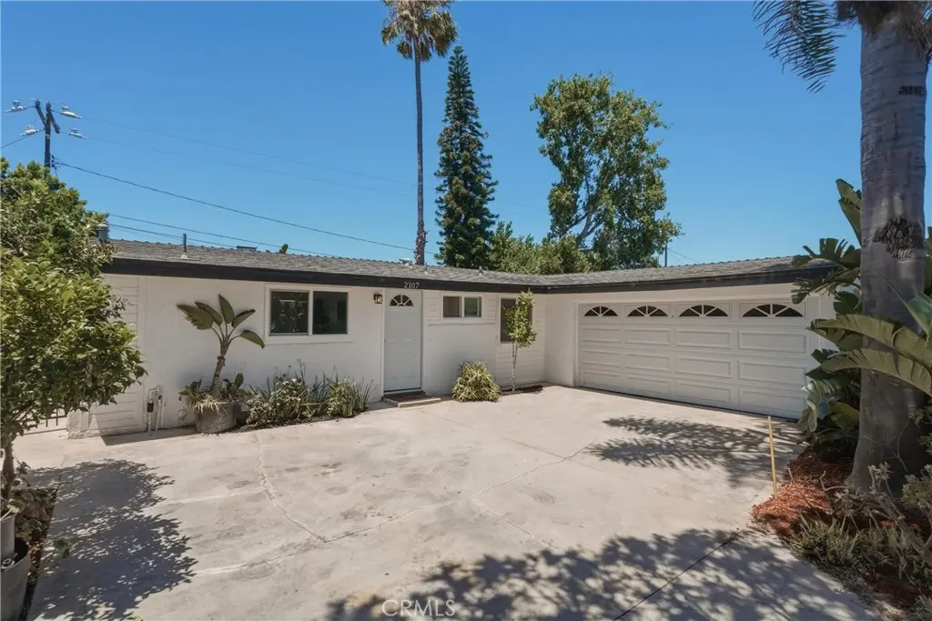 Single Family Residence for sale at 2107 Pomona, Costa Mesa, CA featuring 4 beds and 2 baths