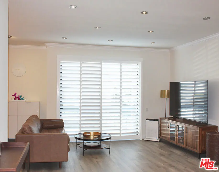 2175 S Beverly Glen Boulevard 302, Los Angeles, CA — listing photo 1