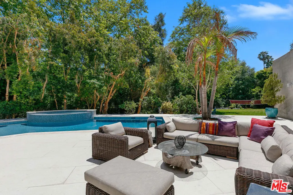 Single Family Residence for rent at 6314 Sycamore Meadows Drive, Malibu, CA featuring 6 beds and 6 baths