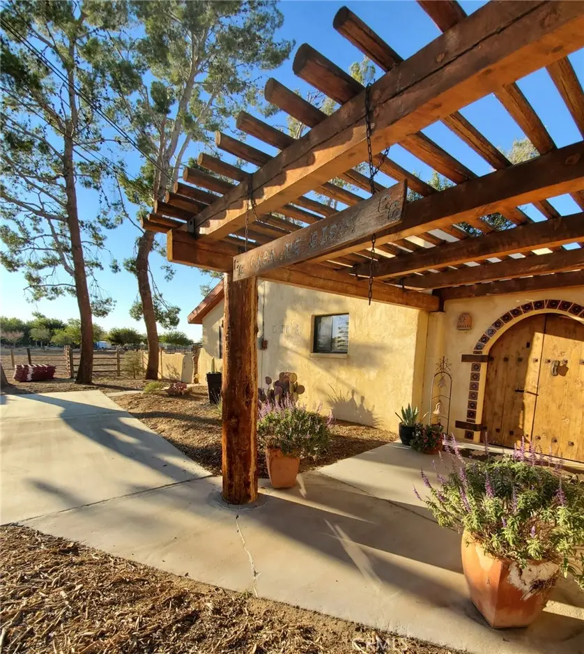 11524 Deep Creek Road, Apple Valley, CA — listing photo 1