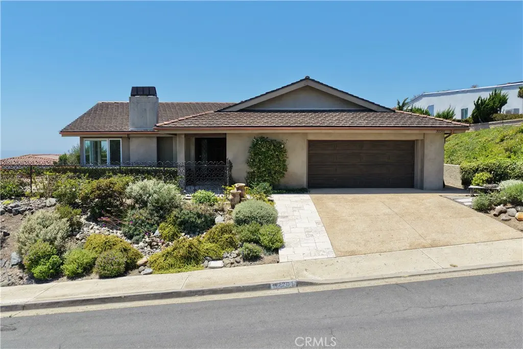 Single Family Residence for rent at 32201 Sea Island Drive, Dana Point, CA featuring 5 beds and 3 baths