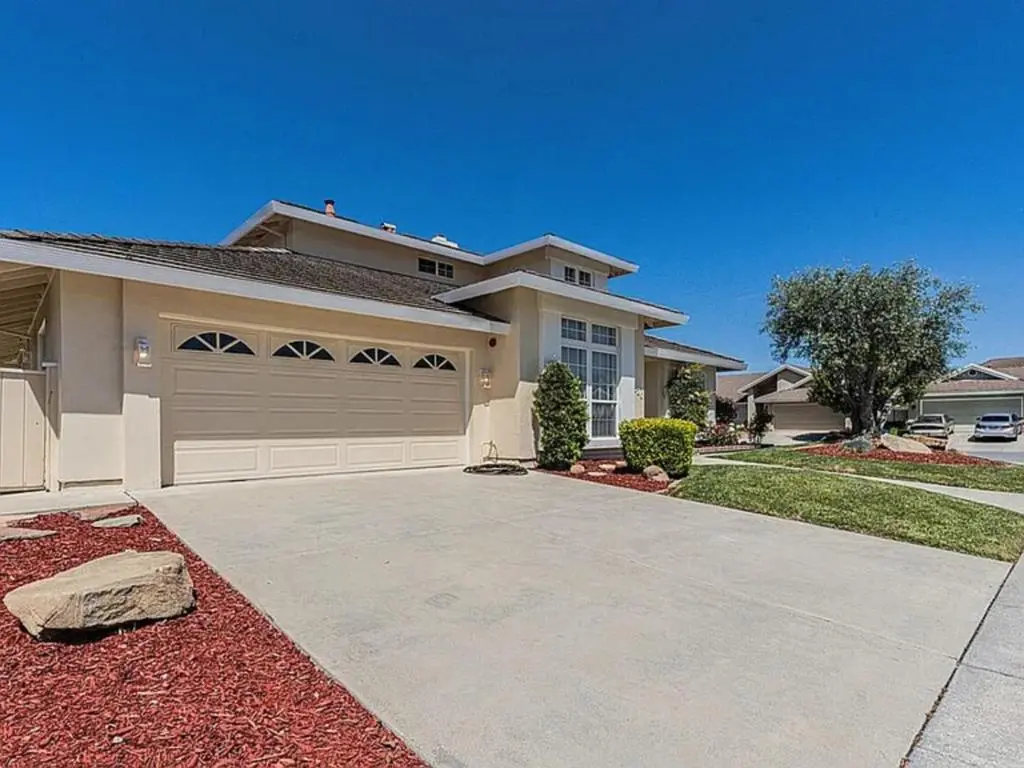 1520 Cambridge Court, Salinas, CA — listing photo 1