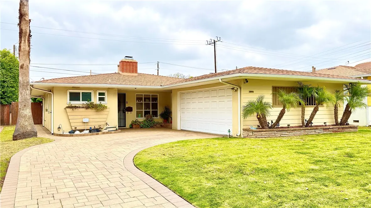 Single Family Residence for sale at 5621 Fallsgrove, Los Angeles, CA featuring 2 beds and 2 baths