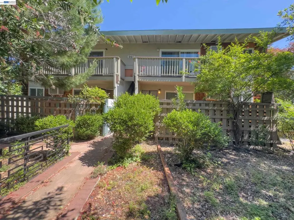Quadruplex for sale at 205 Muir Rd, Martinez, CA